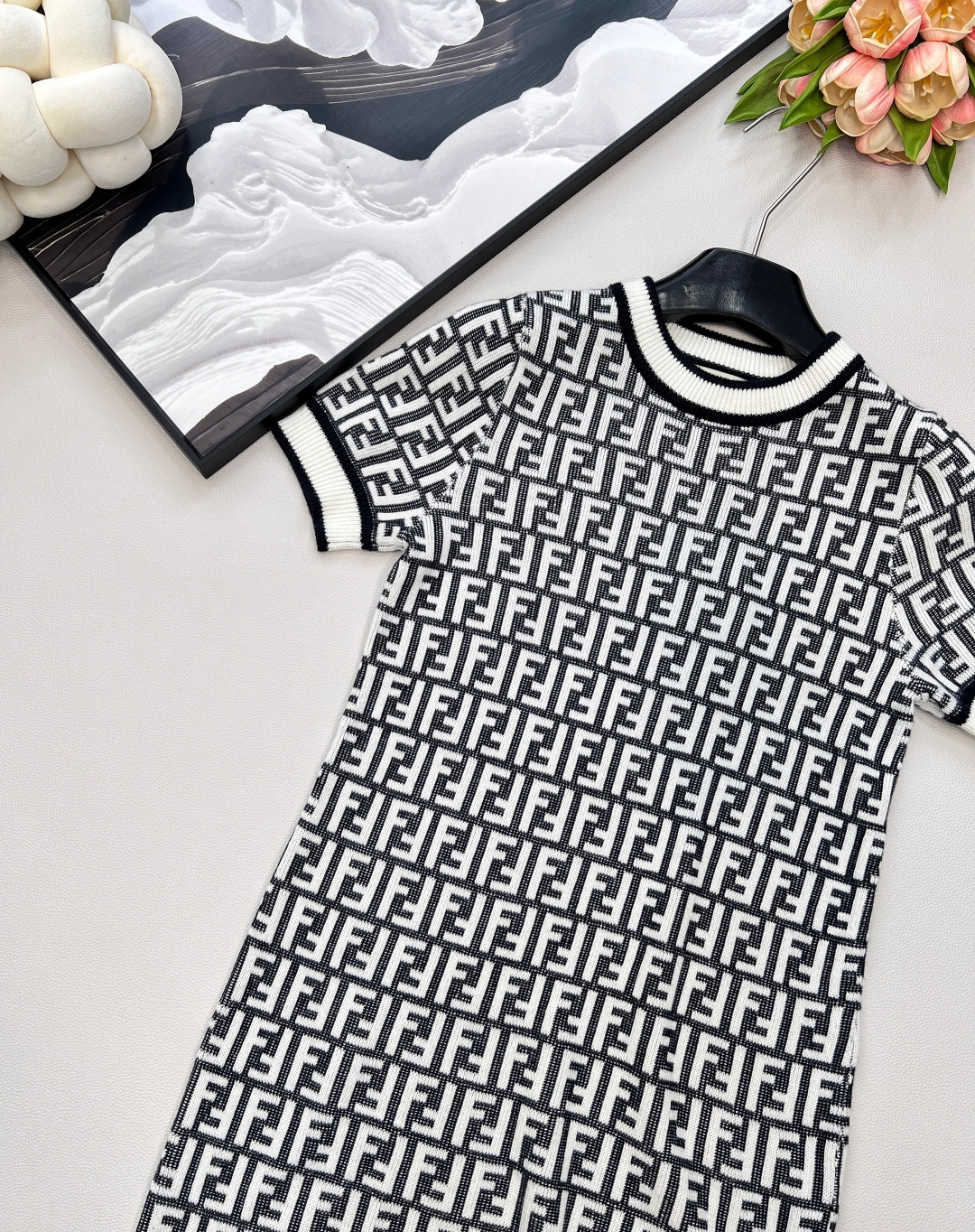 🆕Fendi 经典系列..🤎🤎🤎FF Logo针织连衣裙 超爱的这款 超级有气质！没穿之前可能感觉有点老