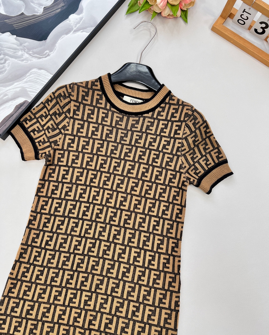 🆕Fendi 经典系列..🤎🤎🤎FF Logo针织连衣裙 超爱的这款 超级有气质！没穿之前可能感觉有点老