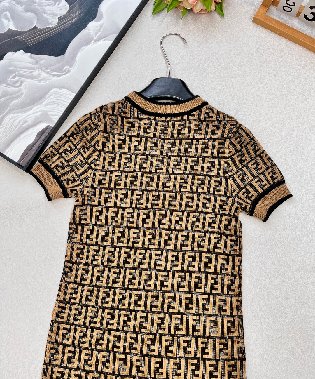 🆕Fendi 经典系列..🤎🤎🤎FF Logo针织连衣裙 超爱的这款 超级有气质！没穿之前可能感觉有点老