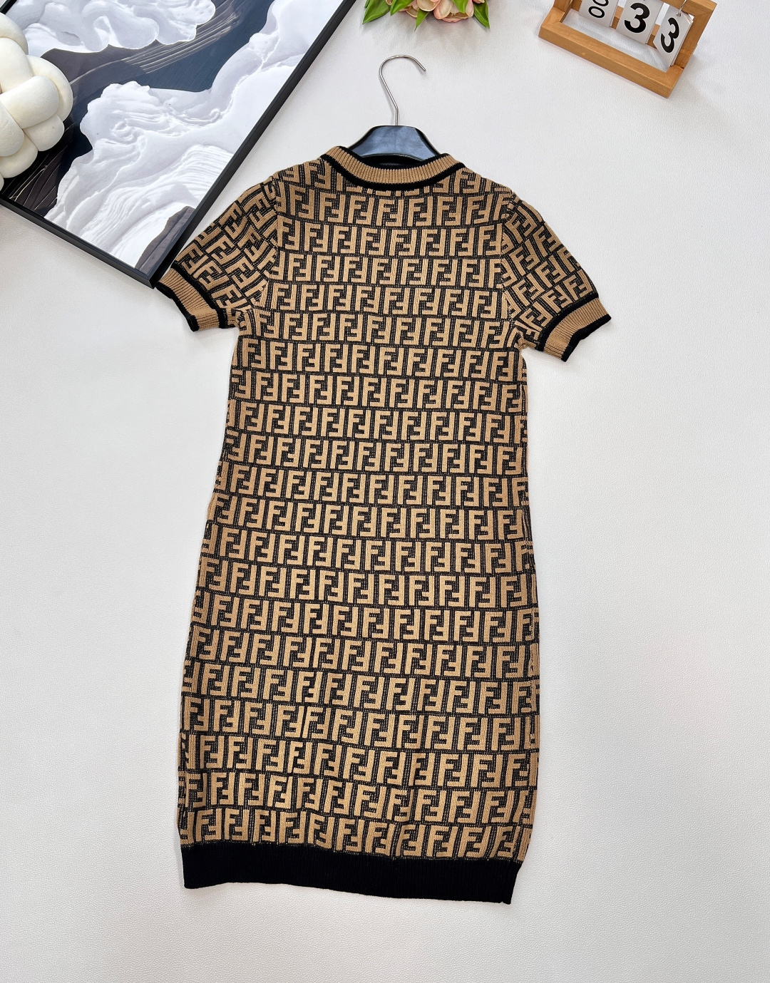 🆕Fendi 经典系列..🤎🤎🤎FF Logo针织连衣裙 超爱的这款 超级有气质！没穿之前可能感觉有点老