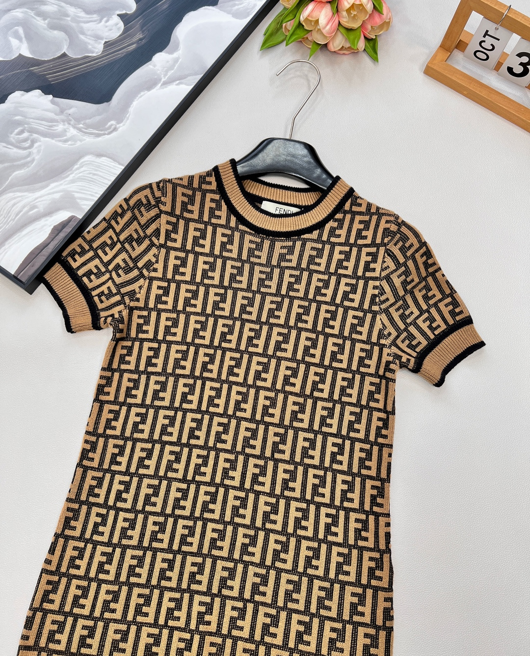 🆕Fendi 经典系列..🤎🤎🤎FF Logo针织连衣裙 超爱的这款 超级有气质！没穿之前可能感觉有点老