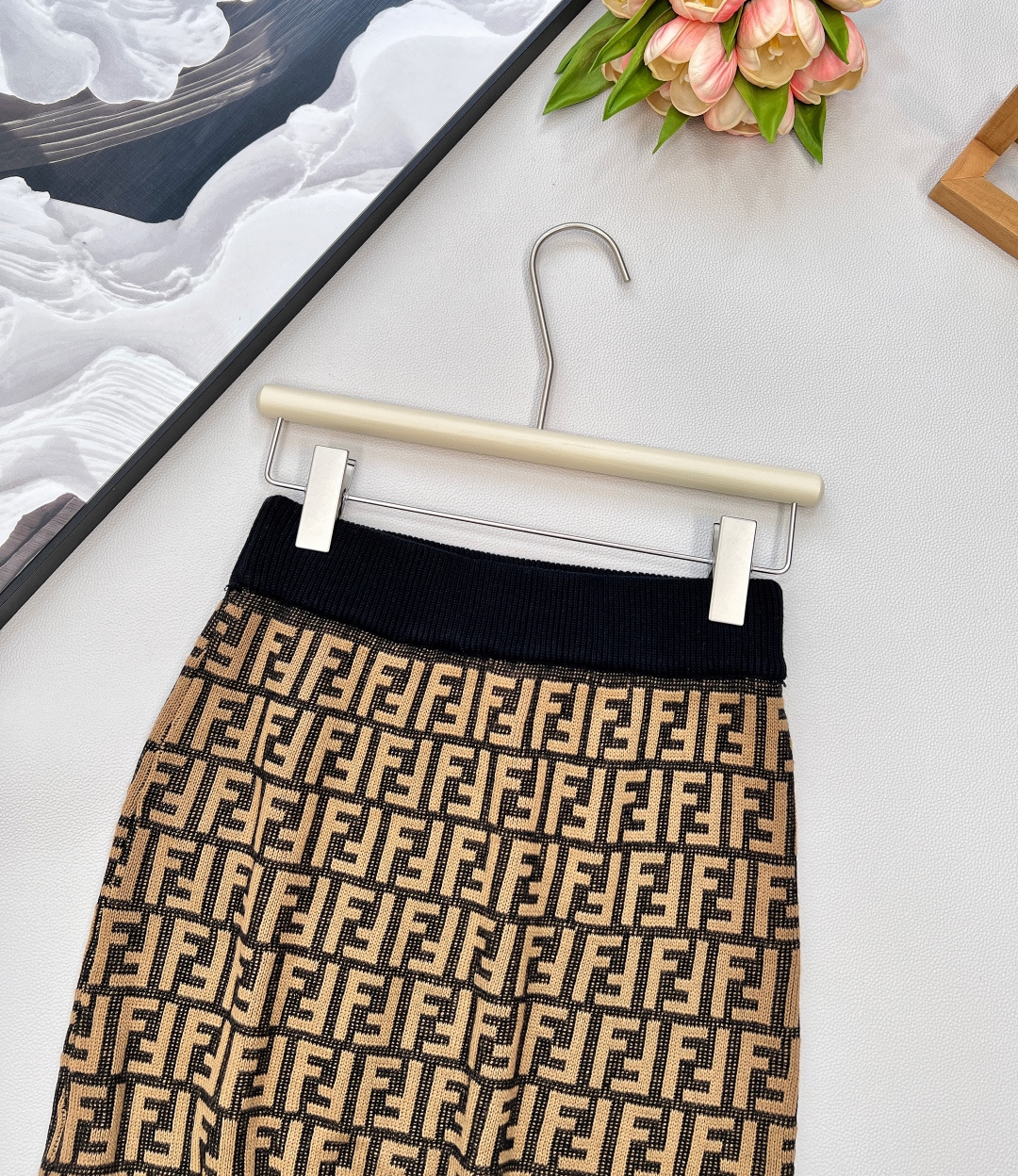 🆕Fend*芬迪双f字母针织半裙，炒鸡爆的系列，满身的字母logo图案标新立异 ，高级感的咖色显肤白高贵