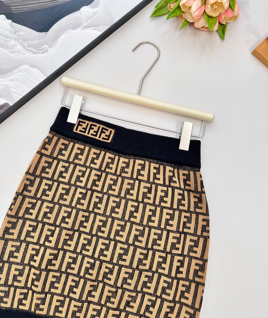 🆕Fend*芬迪双f字母针织半裙，炒鸡爆的系列，满身的字母logo图案标新立异 ，高级感的咖色显肤白高贵