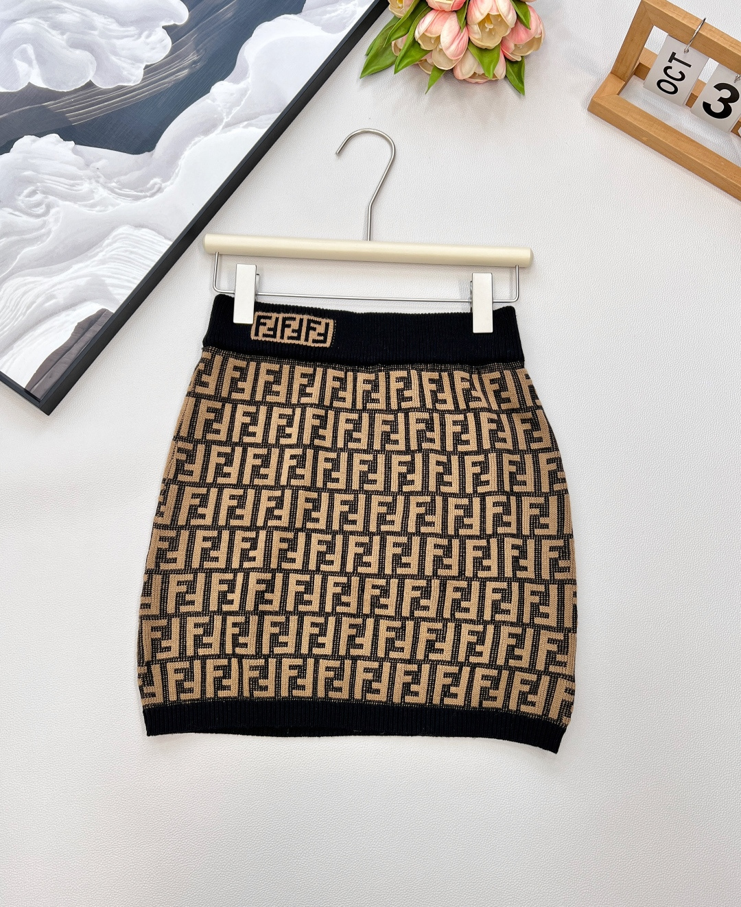 🆕Fend*芬迪双f字母针织半裙，炒鸡爆的系列，满身的字母logo图案标新立异 ，高级感的咖色显肤白高贵