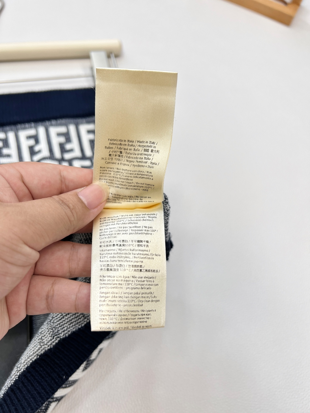 🆕Fend*芬迪双f字母针织半裙，炒鸡爆的系列，满身的字母logo图案标新立异 ，高级感的咖色显肤白高贵