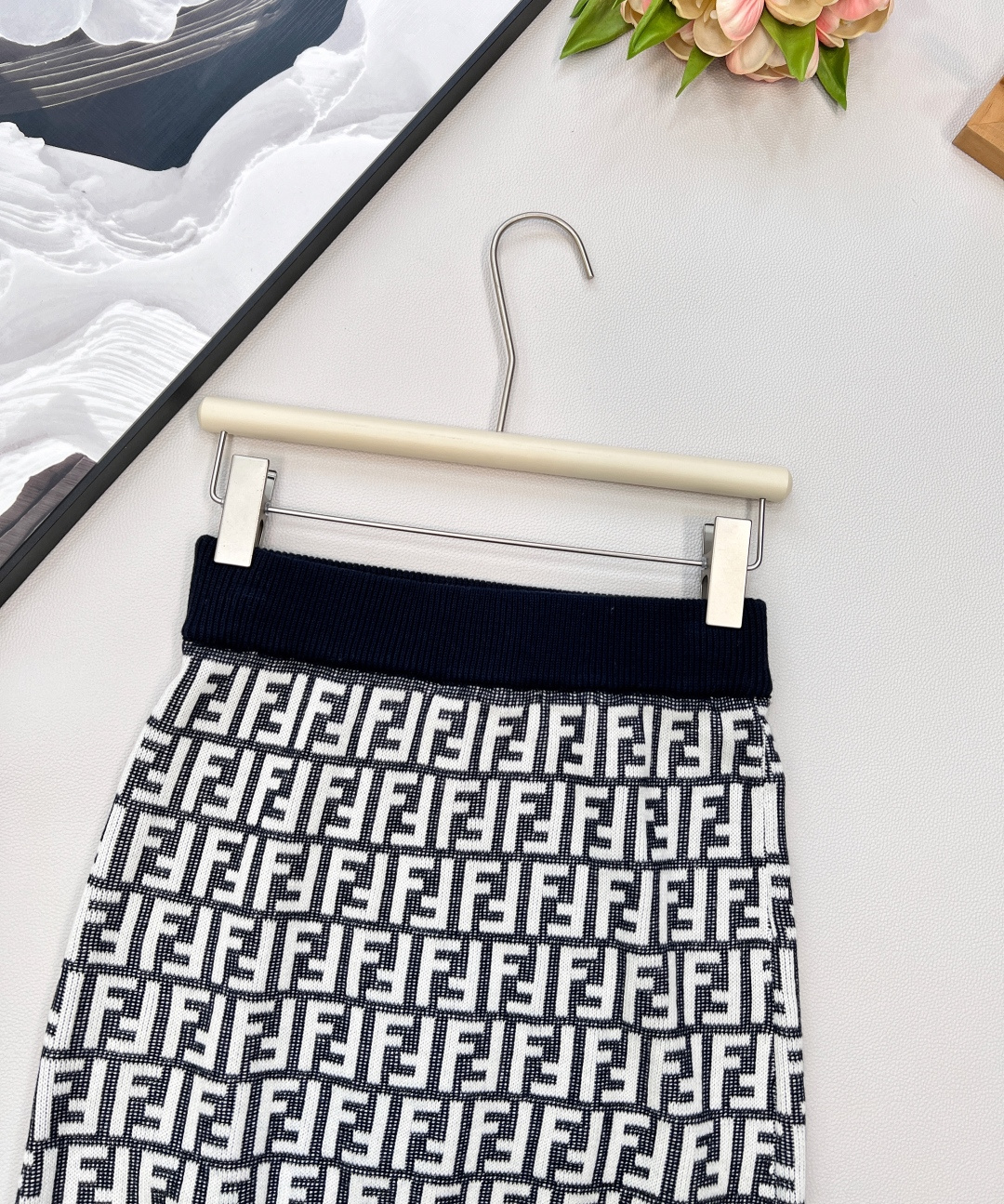 🆕Fend*芬迪双f字母针织半裙，炒鸡爆的系列，满身的字母logo图案标新立异 ，高级感的咖色显肤白高贵