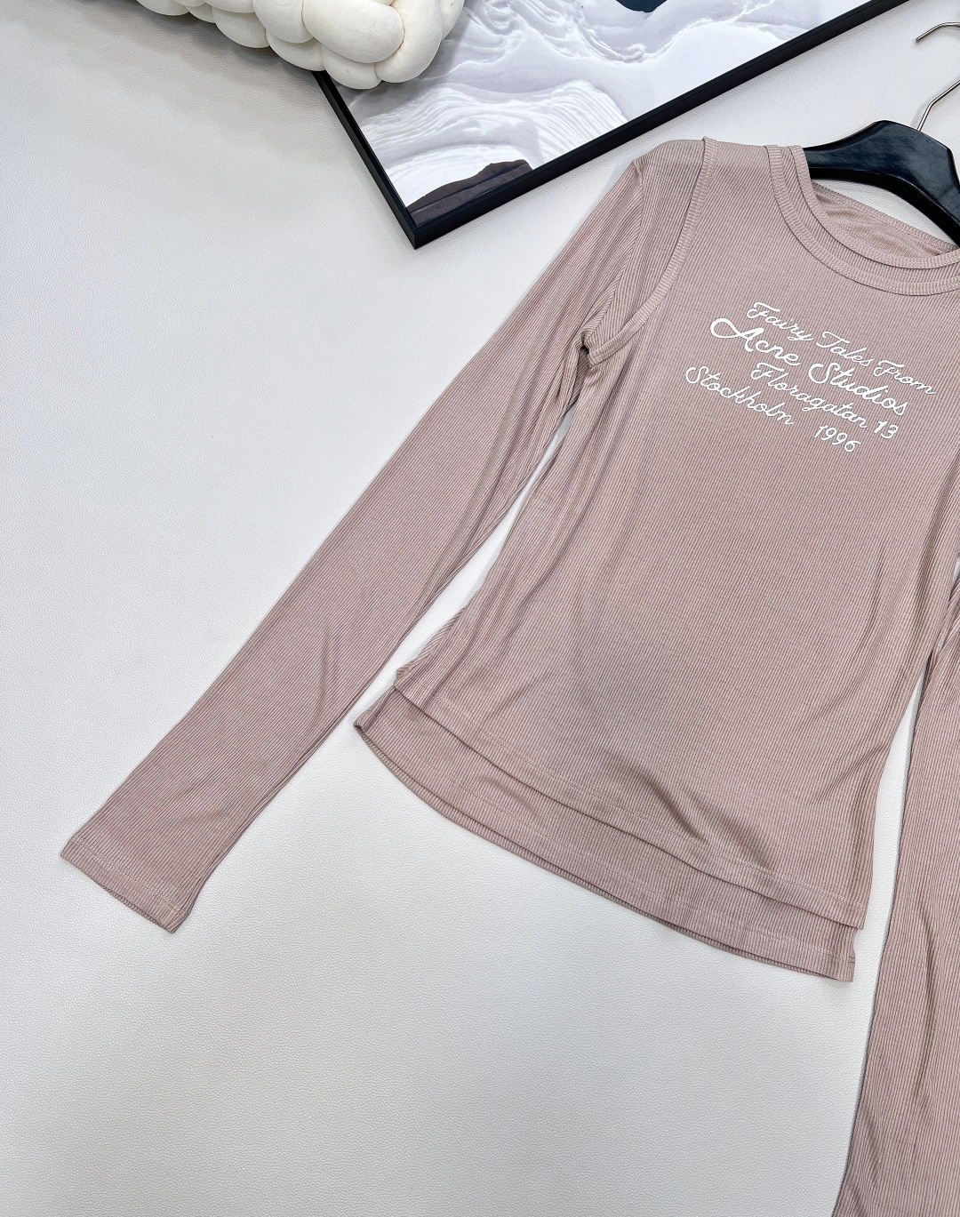 🆕 ACNE ATUDIOS 双层假两件修身打底长袖用料很足的一件双层T恤相当于两件衣服的用料了！ 修身