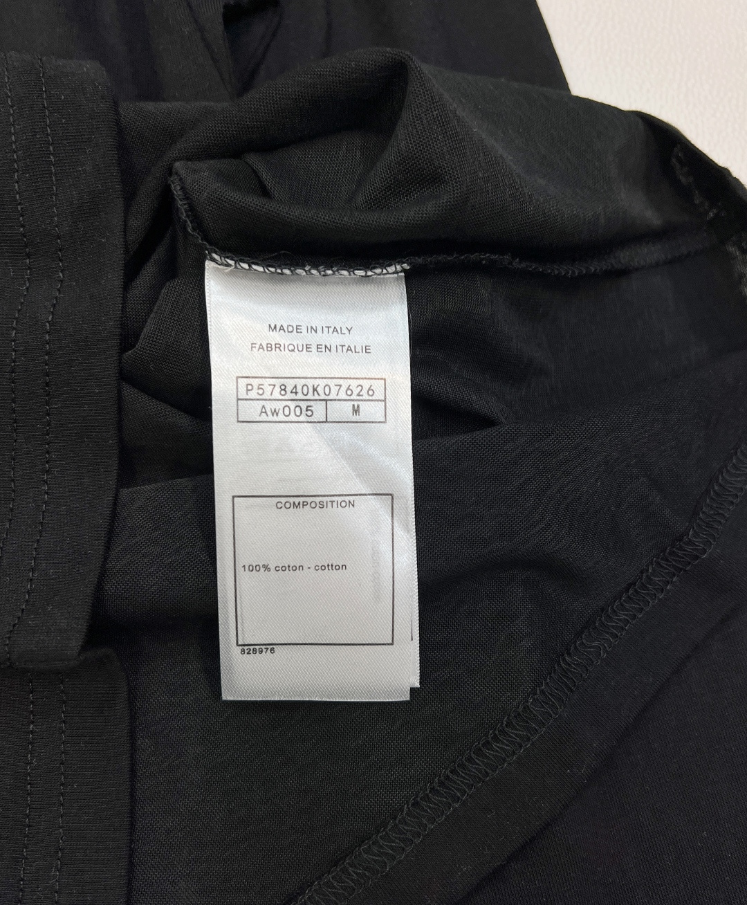 🆕CHANEL小香新款字母烫钻竹节棉休闲长袖T恤袖口拼接一点点的粉色，一眼惊艳，整体瞬间活力灵动起来，没