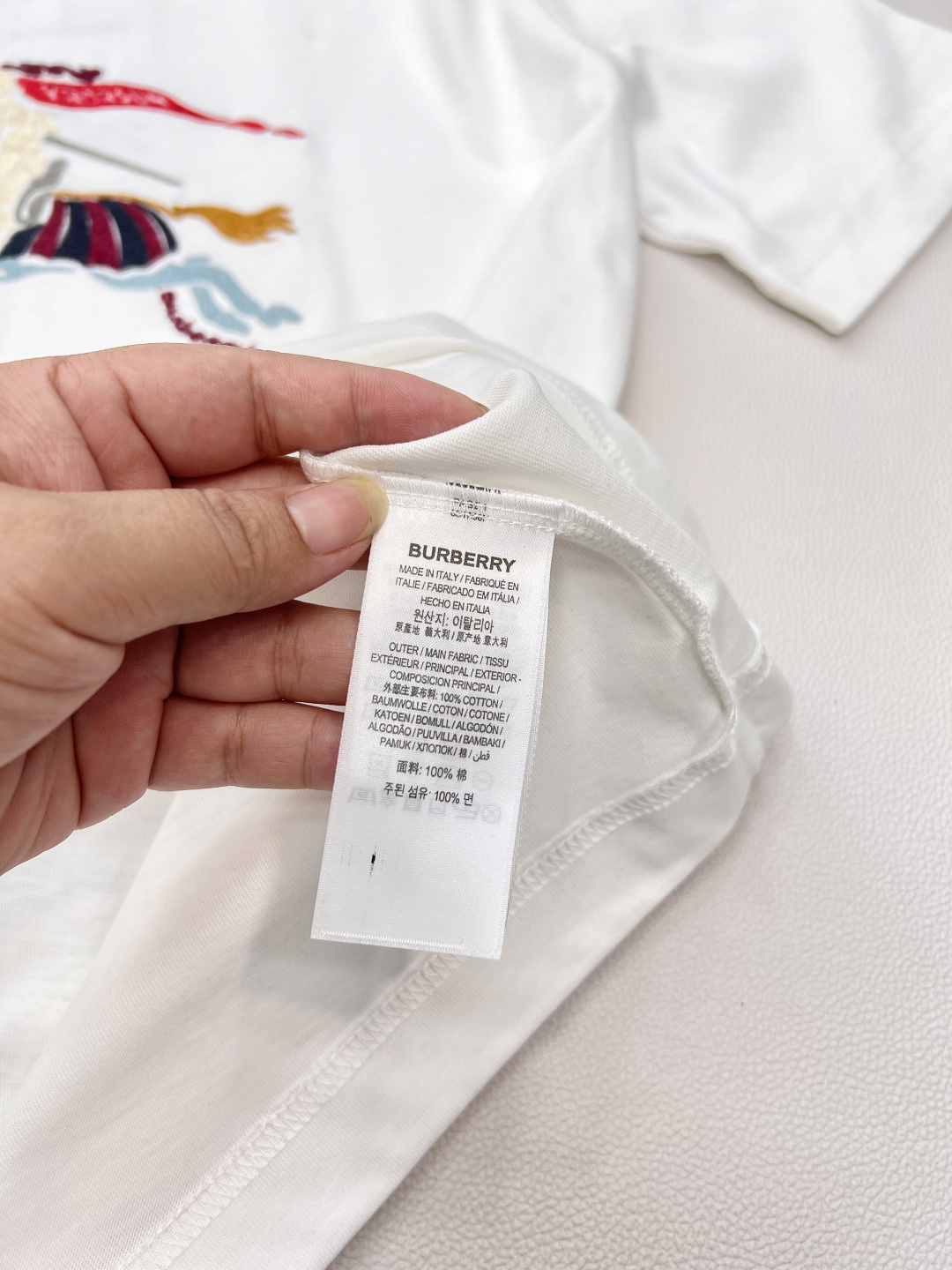 🆕BURBERRYSS新款圆领刺绣战马短袖T恤，定制YB原生全棉材质 透气舒适 质感十足 常规短袖T恤裁