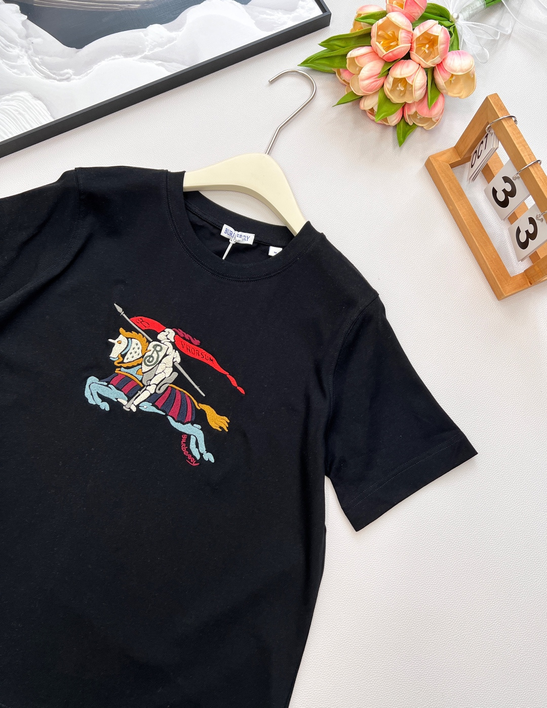 🆕BURBERRYSS新款圆领刺绣战马短袖T恤，定制YB原生全棉材质 透气舒适 质感十足 常规短袖T恤裁