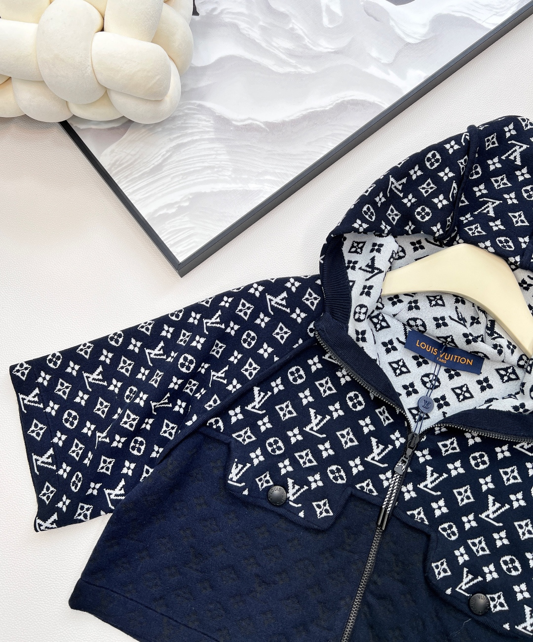 🆕Louis Vuitton新款提花拼接针织短款外套，定制YB丝毛纱线织造 质感高级舒适 针织短款外套剪