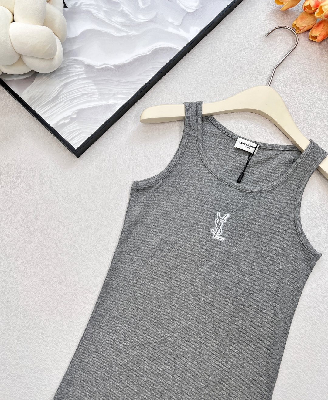 🆕YSL 螺纹弹力背心 日常穿搭必备小单品 胸前logo印花背心 单穿叠穿随意组合 不管是裤子还是半裙都