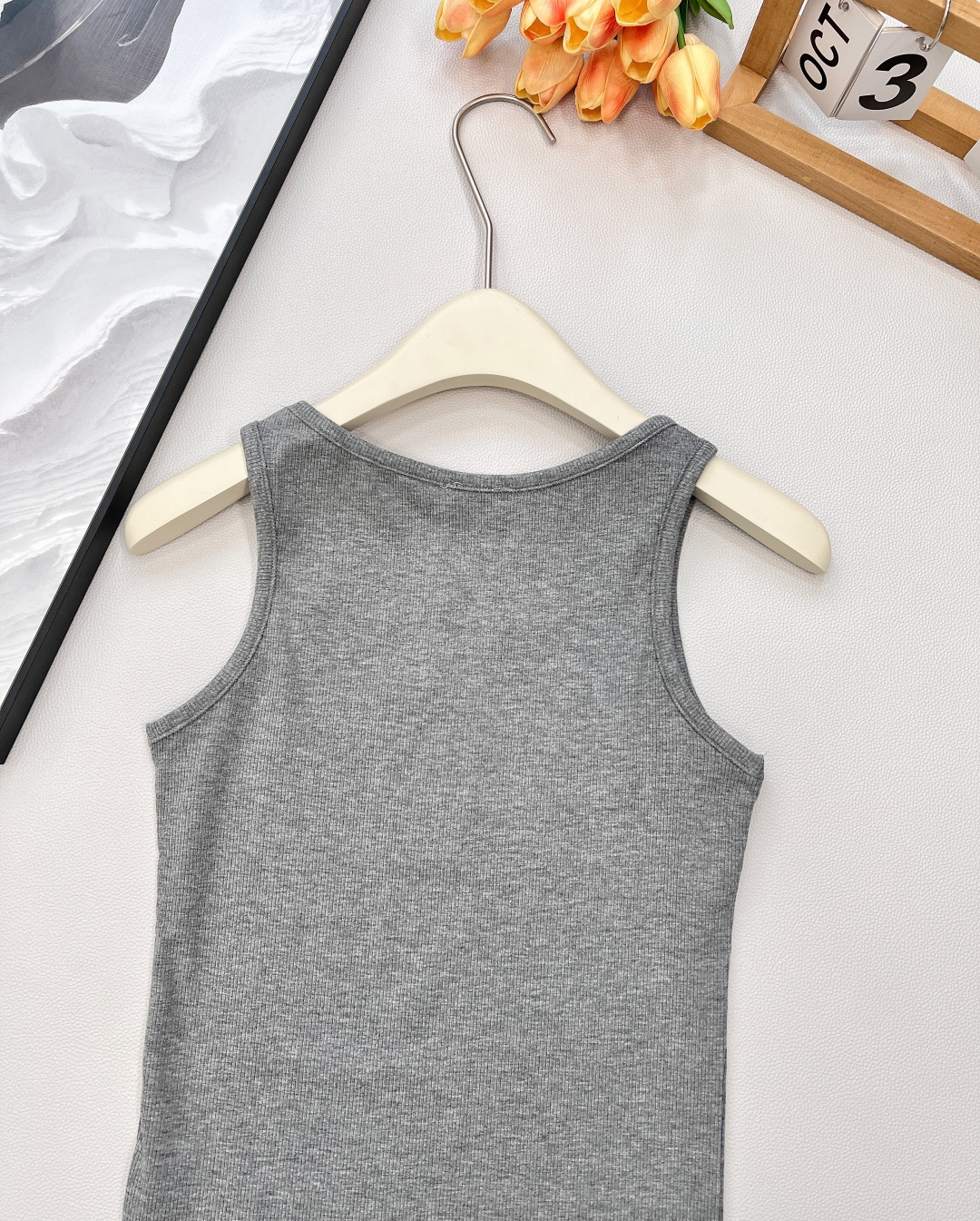 🆕YSL 螺纹弹力背心 日常穿搭必备小单品 胸前logo印花背心 单穿叠穿随意组合 不管是裤子还是半裙都