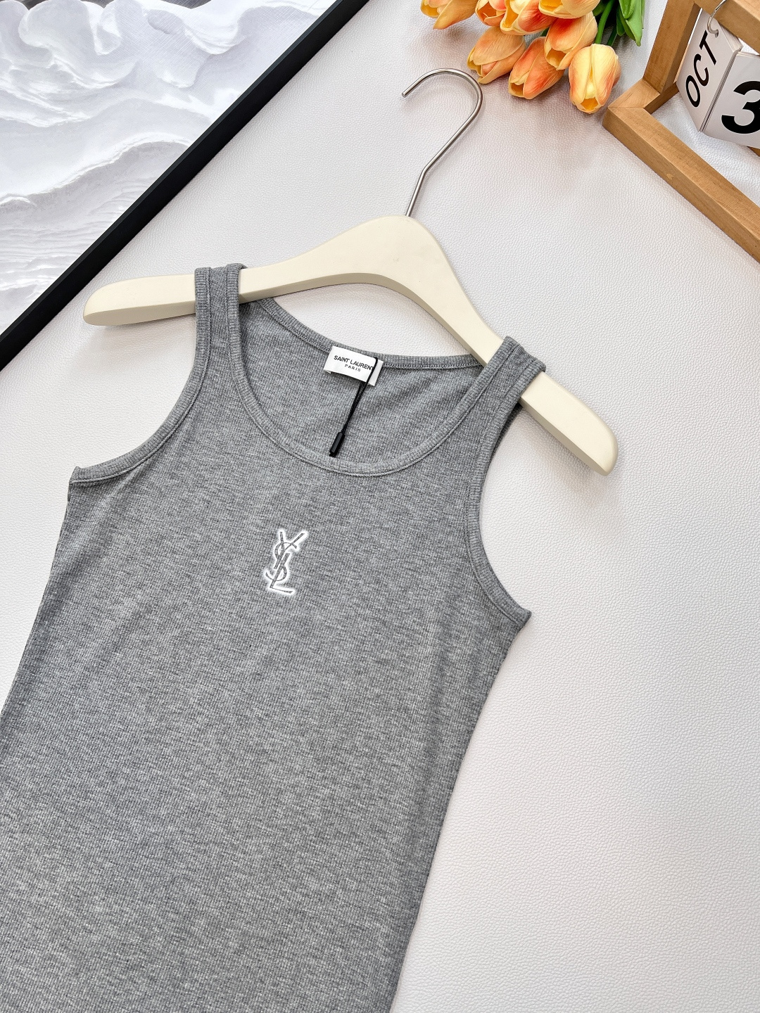 🆕YSL 螺纹弹力背心 日常穿搭必备小单品 胸前logo印花背心 单穿叠穿随意组合 不管是裤子还是半裙都