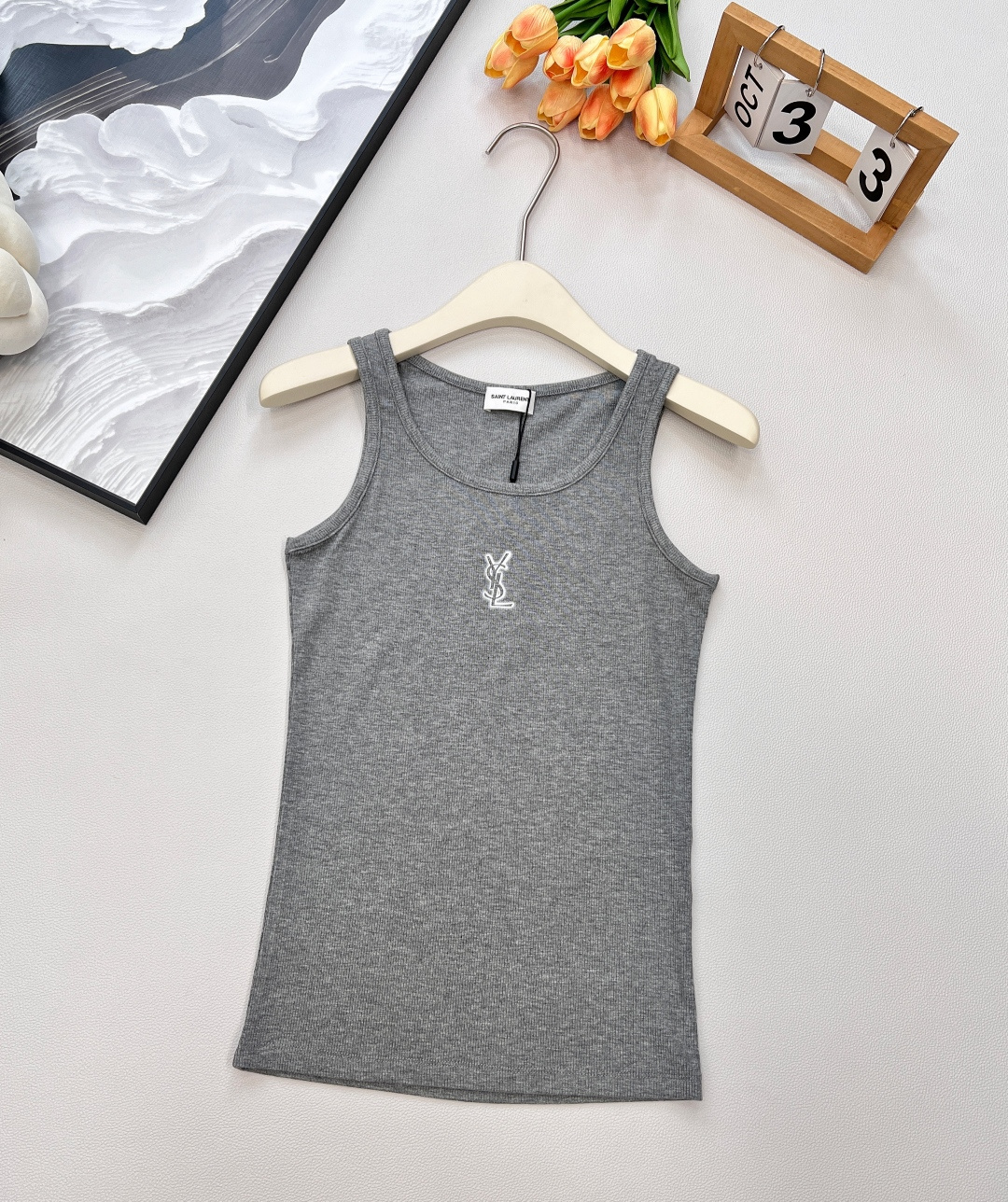 NO:454965,YSL threaded elastic vest is a must-have item for daily wear, chest logo printed vest, single-fitting and layering combination, can be matched with pants or skirts, chest logo is easy to attract attention, 100% practical wear rate, threaded cotton fabric is elastic, the upper body is very comfortable, three colors are complete and three standards are complete!  Size sml code Y, saint laurent, skirts, alexander wang19860909YSL 螺纹弹力背心 日常穿搭必备小单品 胸前logo印花背心 单穿叠穿随意组合 不管是裤子还是半裙都能搭 胸前logo轻松吸睛 实穿率百分百 螺纹棉质面料有弹性 上身很舒服 ,三色出三标齐全！ 尺码sml 编码Y,,saint laurent,skirts,alexander wang,Women's clothing