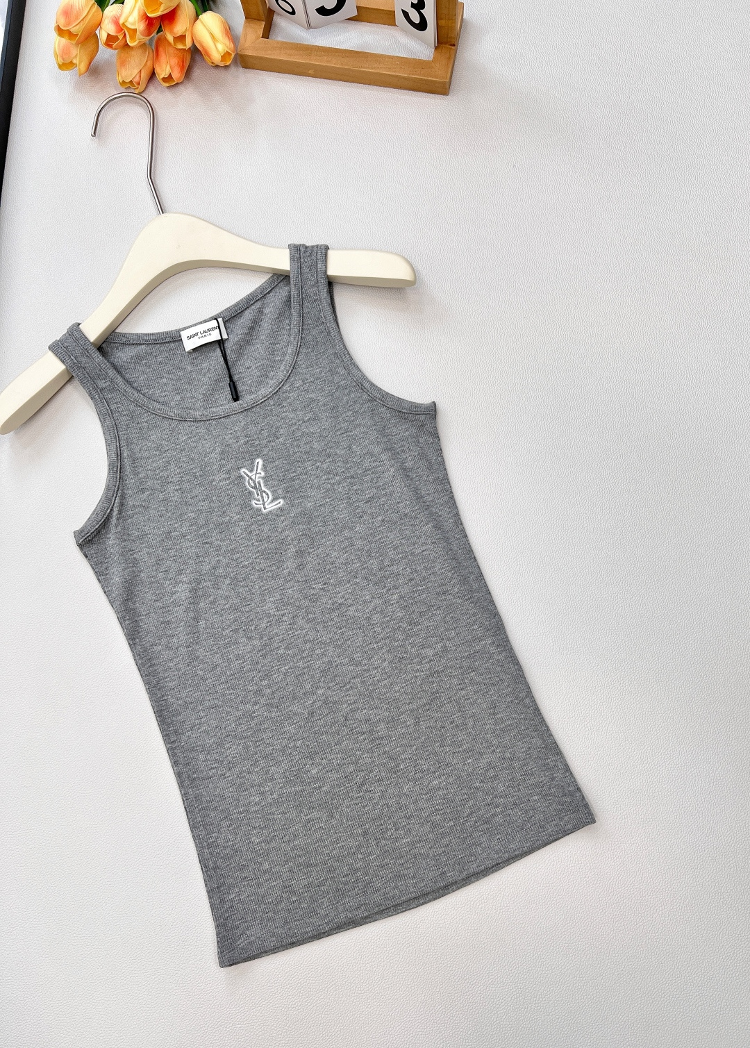 🆕YSL 螺纹弹力背心 日常穿搭必备小单品 胸前logo印花背心 单穿叠穿随意组合 不管是裤子还是半裙都