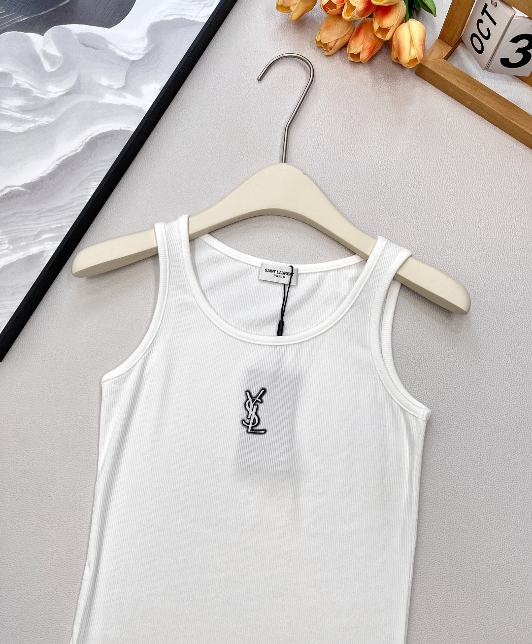 🆕YSL 螺纹弹力背心 日常穿搭必备小单品 胸前logo印花背心 单穿叠穿随意组合 不管是裤子还是半裙都
