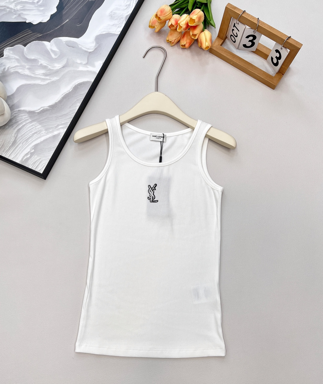 NO:454972,YSL threaded elastic vest is a must-have item for daily wear, chest logo printed vest, single-fitting and layering combination, can be matched with pants or skirts, chest logo is easy to attract attention, 100% practical wear rate, threaded cotton fabric is elastic, the upper body is very comfortable, three colors are complete and three standards are complete!  Size sml code Y7, saint laurent, skirts, alexander wang19860909YSL 螺纹弹力背心 日常穿搭必备小单品 胸前logo印花背心 单穿叠穿随意组合 不管是裤子还是半裙都能搭 胸前logo轻松吸睛 实穿率百分百 螺纹棉质面料有弹性 上身很舒服 ,三色出三标齐全！ 尺码sml 编码Y7,,saint laurent,skirts,alexander wang,Women's clothing