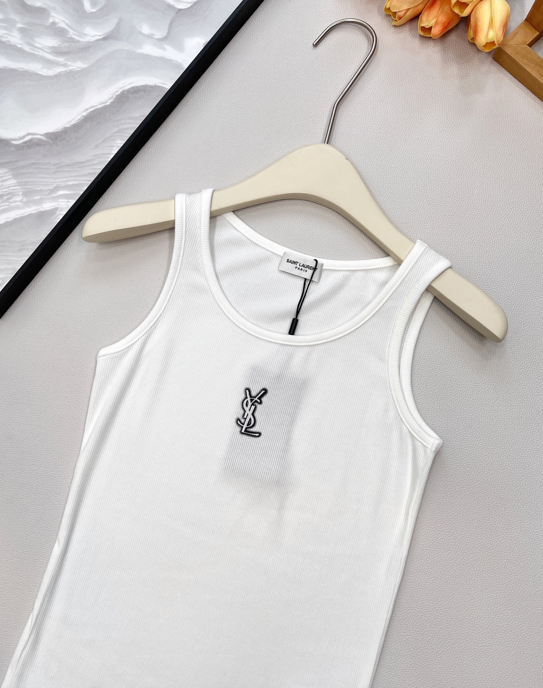 🆕YSL 螺纹弹力背心 日常穿搭必备小单品 胸前logo印花背心 单穿叠穿随意组合 不管是裤子还是半裙都