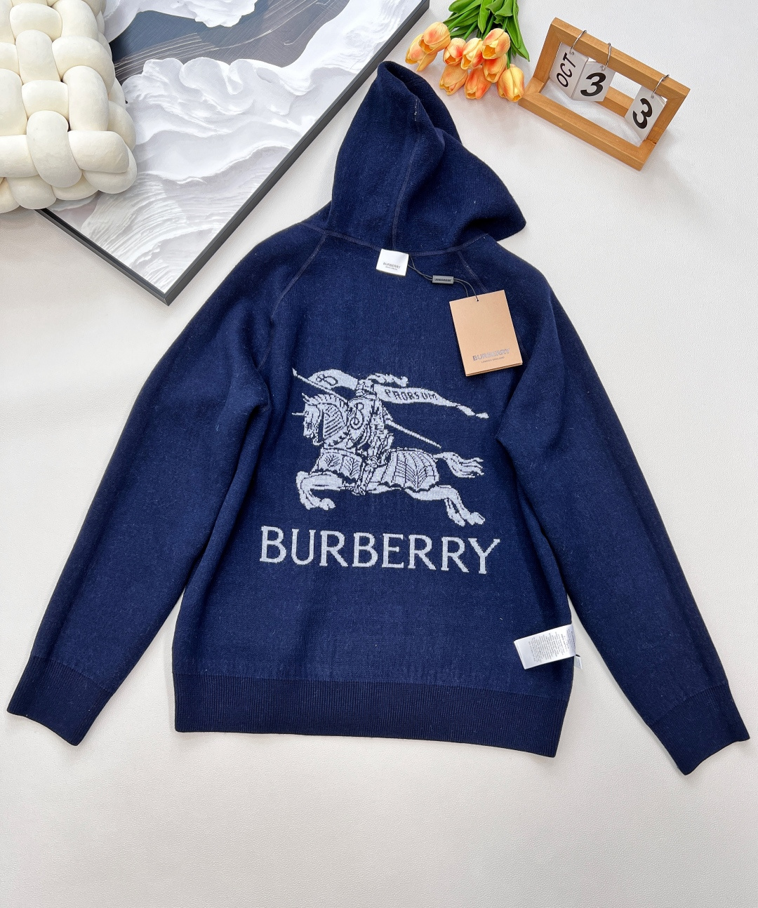 🆕 BURBERRY 秋冬新品复古英伦风双面穿战马图案羊毛开衫定制原版羊毛针织材质 质感舒适 亲肤保暖 