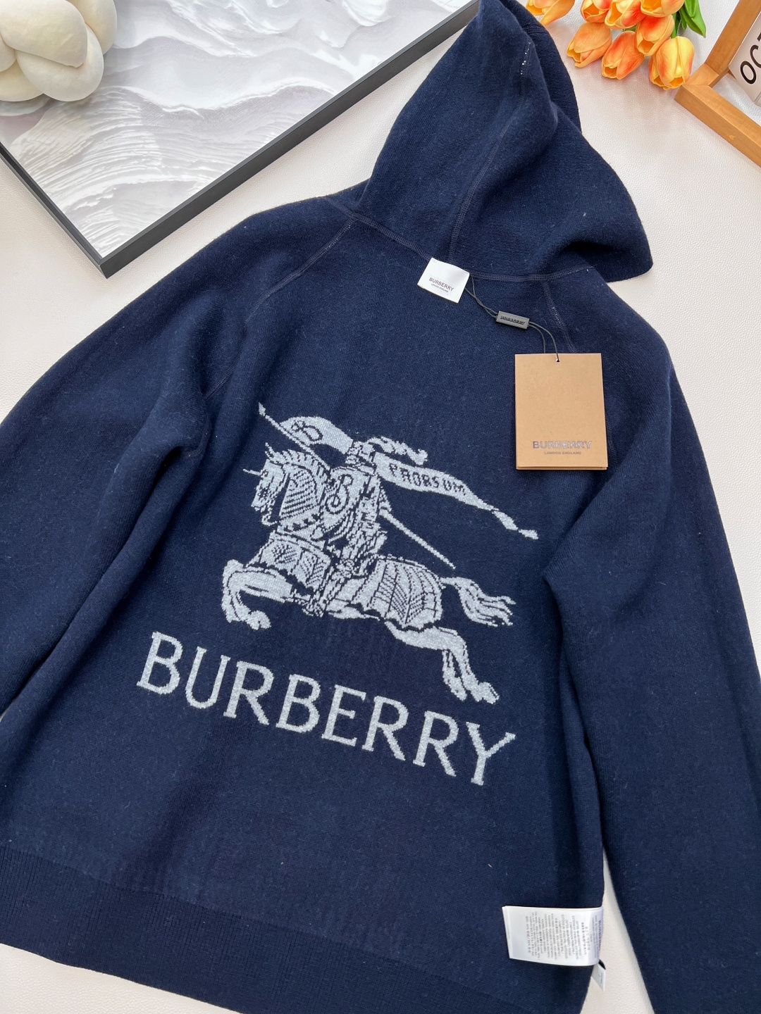 🆕 BURBERRY 秋冬新品复古英伦风双面穿战马图案羊毛开衫定制原版羊毛针织材质 质感舒适 亲肤保暖 