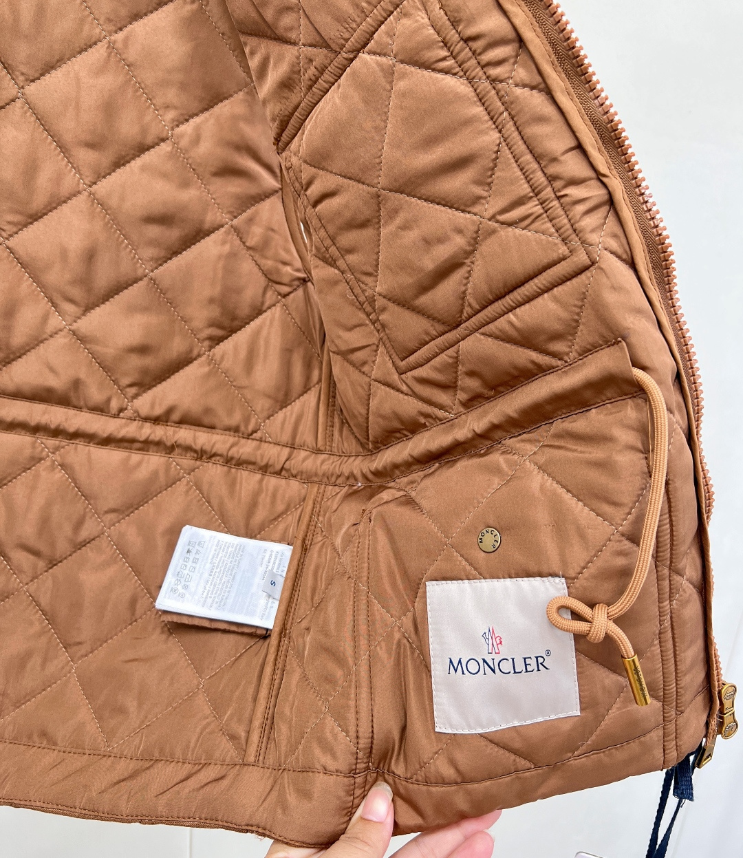 🆕Moncler25FW早秋新款菱格棉服马甲丨⚠独家高版出品！拉链开襟马甲版型 通体采用菱格压纹 多处口