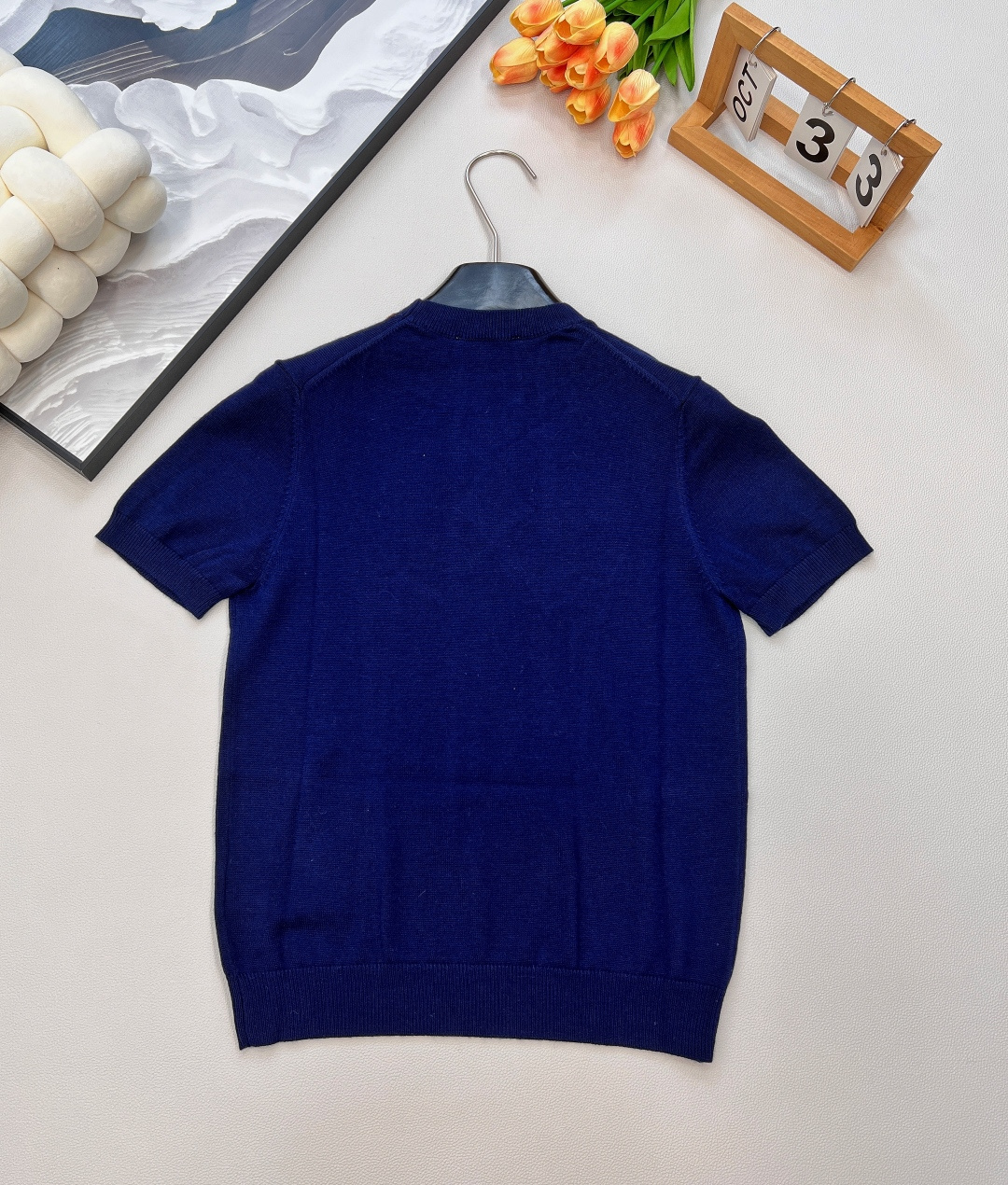 🆕Miumiu2025新款菱格针织短袖，定制YB羊绒纱线织造 质感细腻 柔软舒适 圆领短袖针织上衣剪裁 