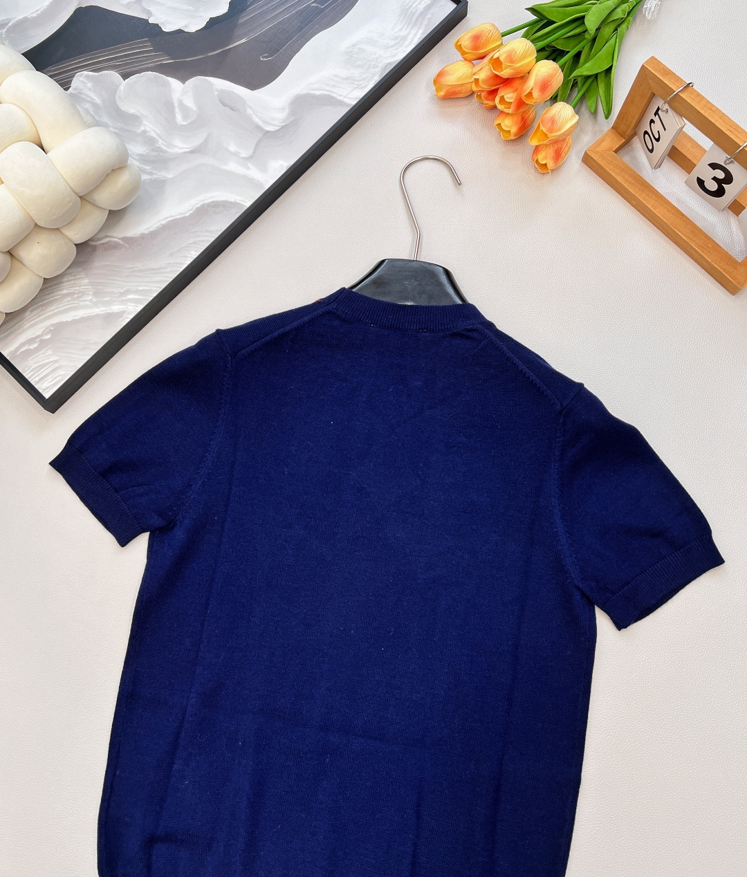 🆕Miumiu2025新款菱格针织短袖，定制YB羊绒纱线织造 质感细腻 柔软舒适 圆领短袖针织上衣剪裁 