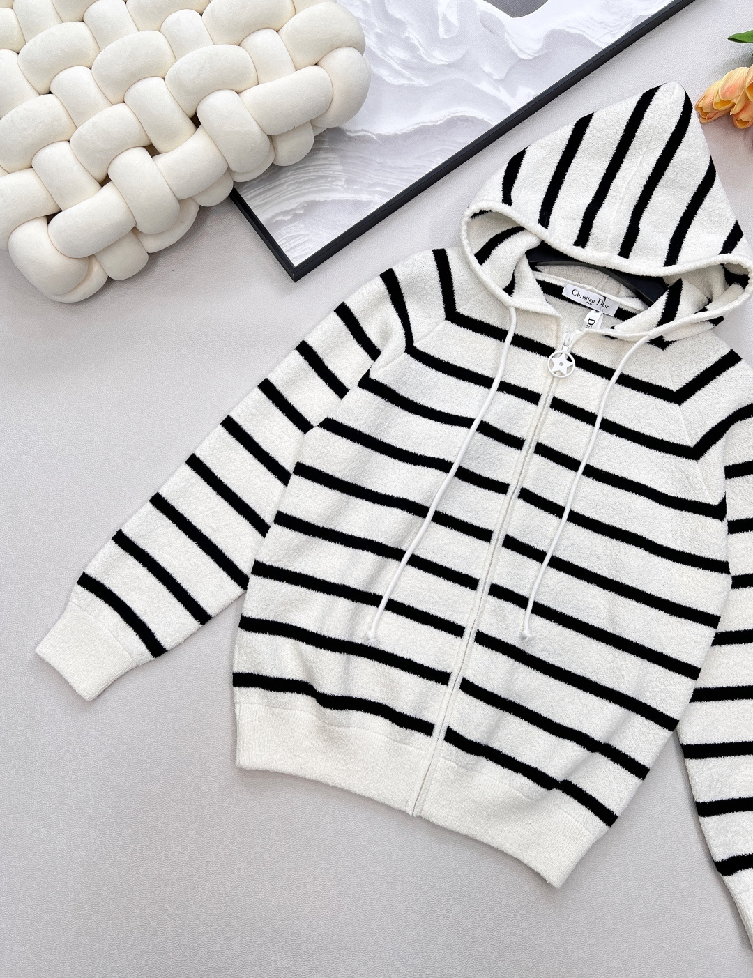 🆕 DIOR 条纹毛圈圈毛针织拉链连帽开衫100%羊毛面料 软软糯糯的超级舒服 打造精致造型款式时尚 可