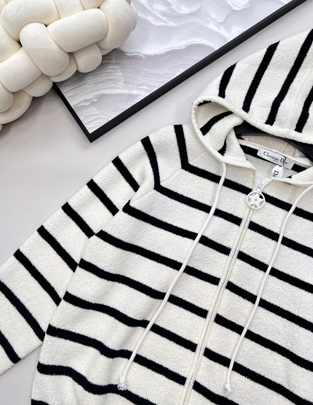 🆕 DIOR 条纹毛圈圈毛针织拉链连帽开衫100%羊毛面料 软软糯糯的超级舒服 打造精致造型款式时尚 可