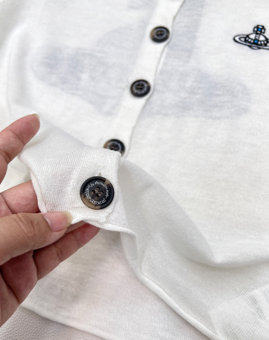 🆕𝘃𝗶𝘃𝗶𝗲𝗻𝗻𝗲 𝘄𝗲𝘀𝘁𝘄𝗼𝗼𝗱25ss 新款防晒开衫强势来袭，四种绝美配色，让你轻松拿捏夏日时尚！