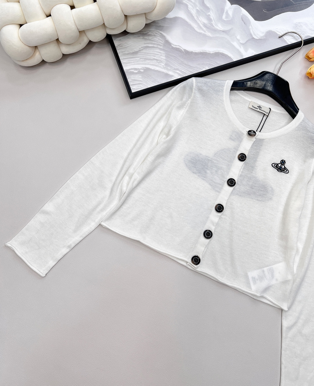 🆕𝘃𝗶𝘃𝗶𝗲𝗻𝗻𝗲 𝘄𝗲𝘀𝘁𝘄𝗼𝗼𝗱25ss 新款防晒开衫强势来袭，四种绝美配色，让你轻松拿捏夏日时尚！