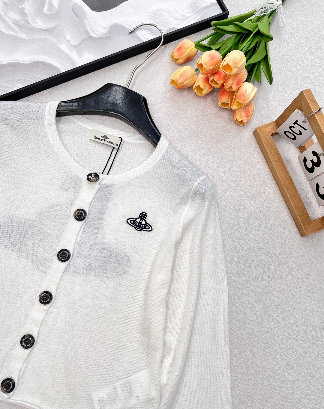 🆕𝘃𝗶𝘃𝗶𝗲𝗻𝗻𝗲 𝘄𝗲𝘀𝘁𝘄𝗼𝗼𝗱25ss 新款防晒开衫强势来袭，四种绝美配色，让你轻松拿捏夏日时尚！