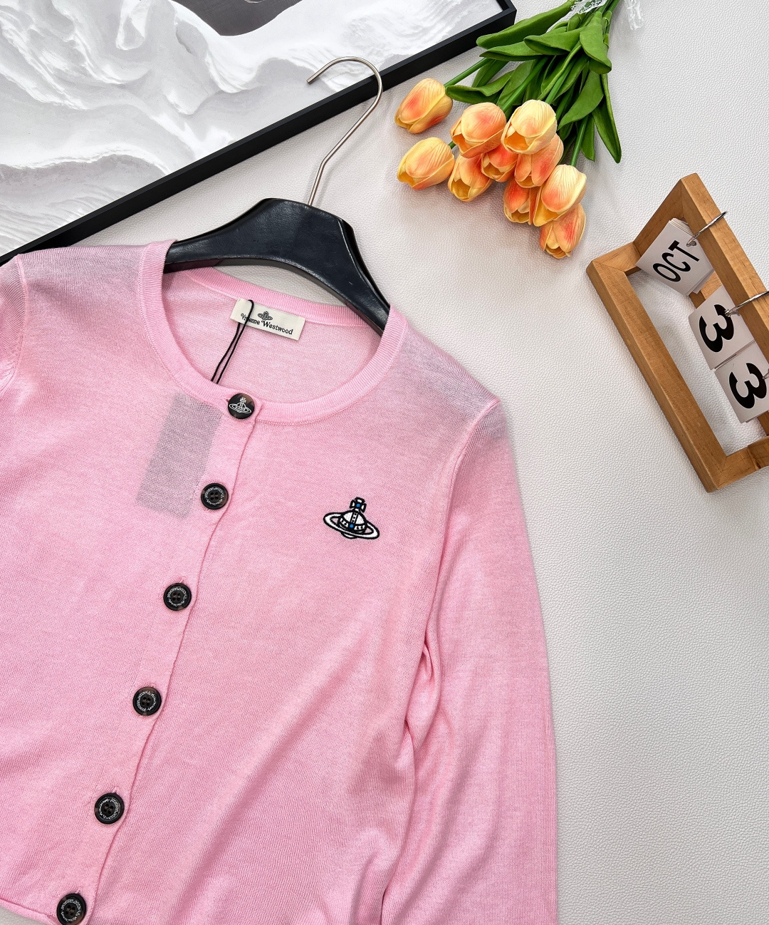 🆕𝘃𝗶𝘃𝗶𝗲𝗻𝗻𝗲 𝘄𝗲𝘀𝘁𝘄𝗼𝗼𝗱25ss 新款防晒开衫强势来袭，四种绝美配色，让你轻松拿捏夏日时尚！