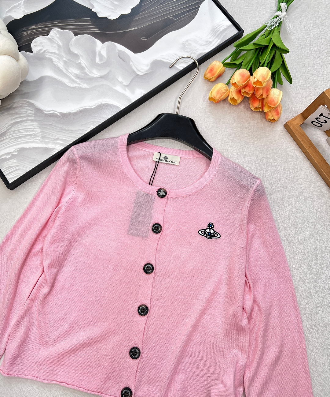 🆕𝘃𝗶𝘃𝗶𝗲𝗻𝗻𝗲 𝘄𝗲𝘀𝘁𝘄𝗼𝗼𝗱25ss 新款防晒开衫强势来袭，四种绝美配色，让你轻松拿捏夏日时尚！