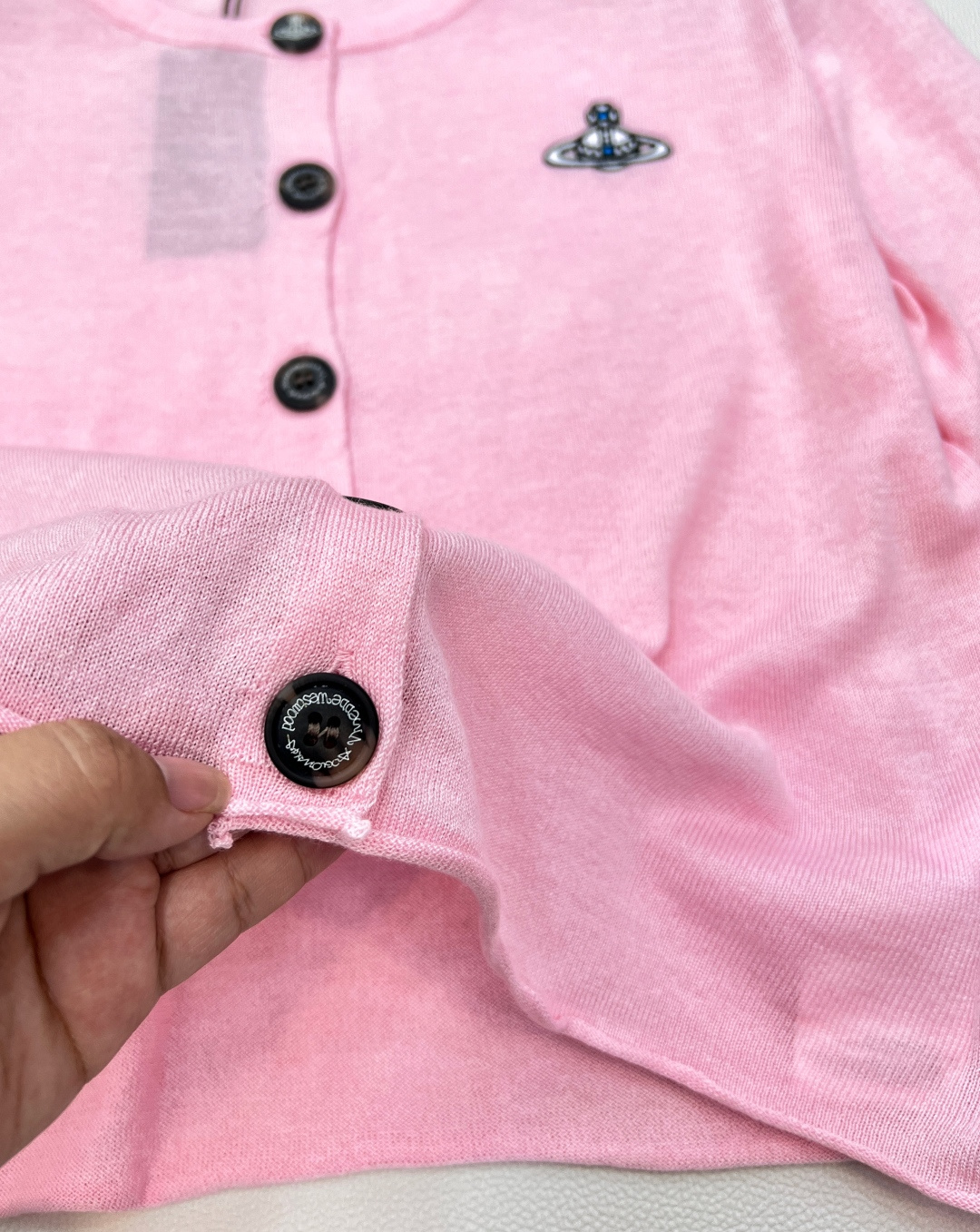 🆕𝘃𝗶𝘃𝗶𝗲𝗻𝗻𝗲 𝘄𝗲𝘀𝘁𝘄𝗼𝗼𝗱25ss 新款防晒开衫强势来袭，四种绝美配色，让你轻松拿捏夏日时尚！