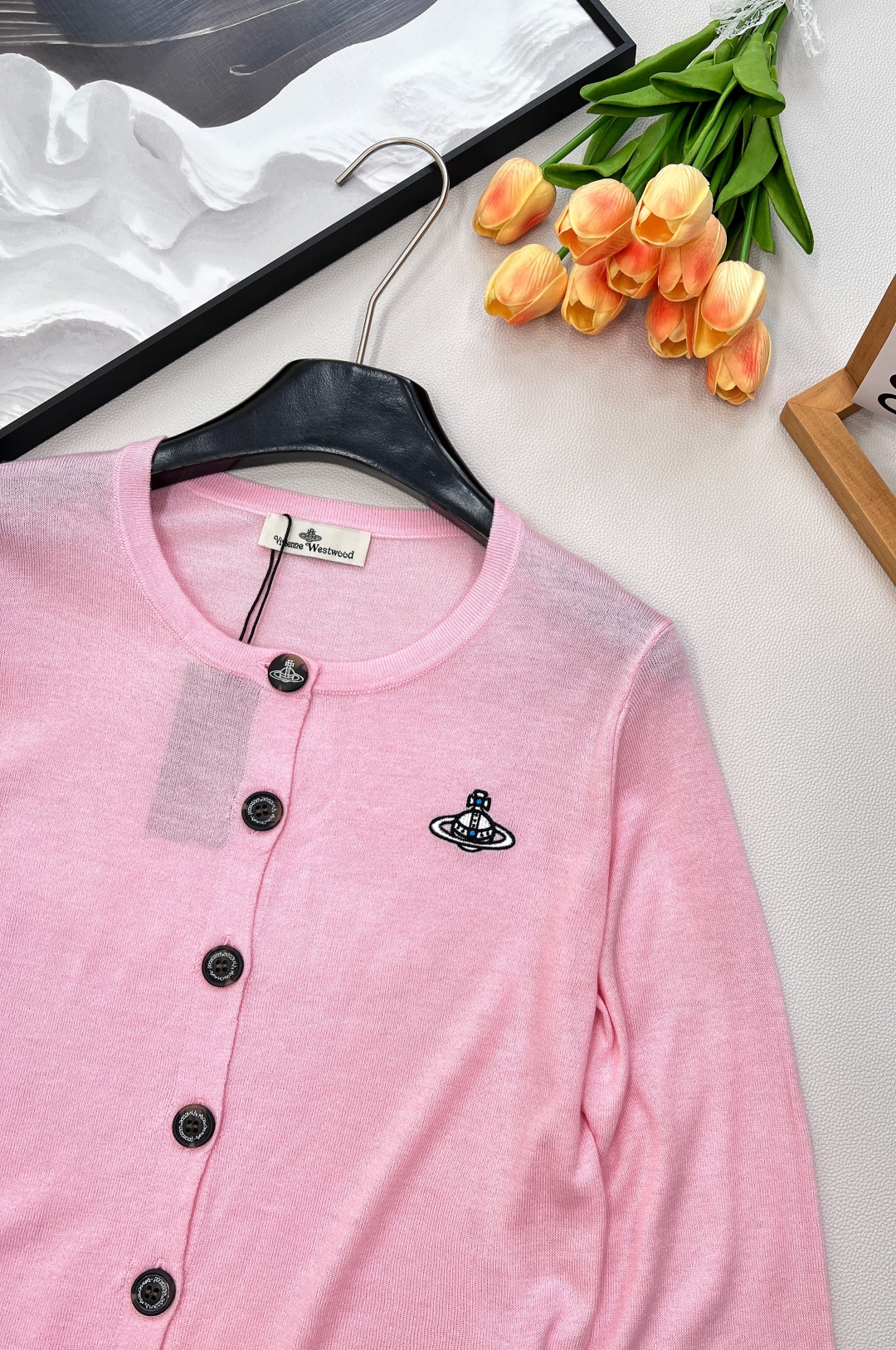 🆕𝘃𝗶𝘃𝗶𝗲𝗻𝗻𝗲 𝘄𝗲𝘀𝘁𝘄𝗼𝗼𝗱25ss 新款防晒开衫强势来袭，四种绝美配色，让你轻松拿捏夏日时尚！