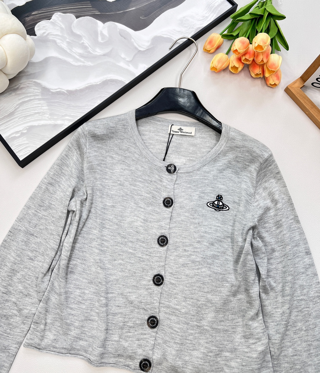 🆕𝘃𝗶𝘃𝗶𝗲𝗻𝗻𝗲 𝘄𝗲𝘀𝘁𝘄𝗼𝗼𝗱25ss 新款防晒开衫强势来袭，四种绝美配色，让你轻松拿捏夏日时尚！