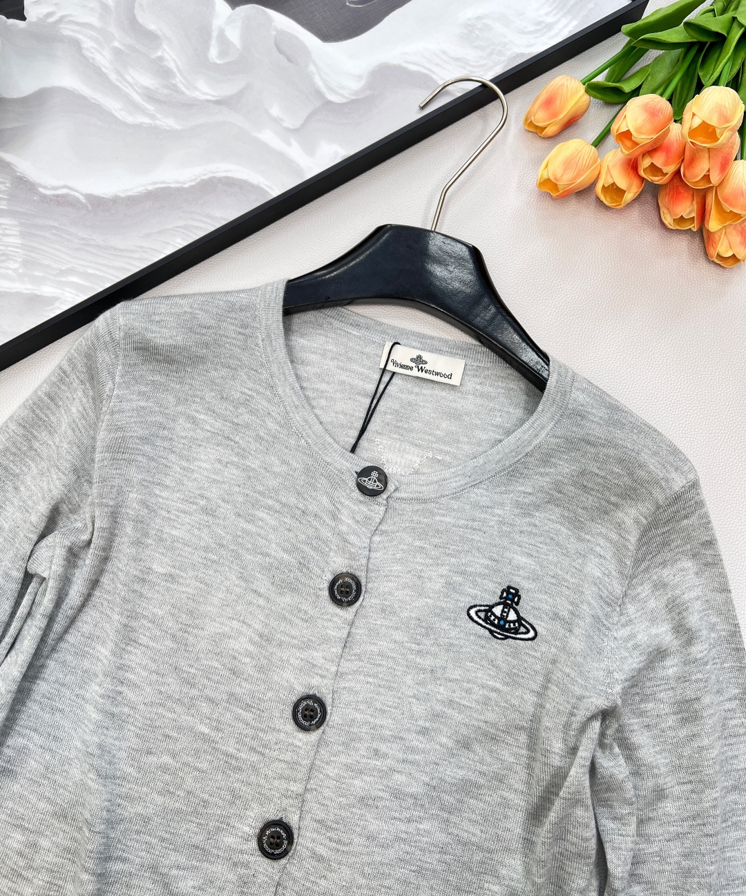 🆕𝘃𝗶𝘃𝗶𝗲𝗻𝗻𝗲 𝘄𝗲𝘀𝘁𝘄𝗼𝗼𝗱25ss 新款防晒开衫强势来袭，四种绝美配色，让你轻松拿捏夏日时尚！