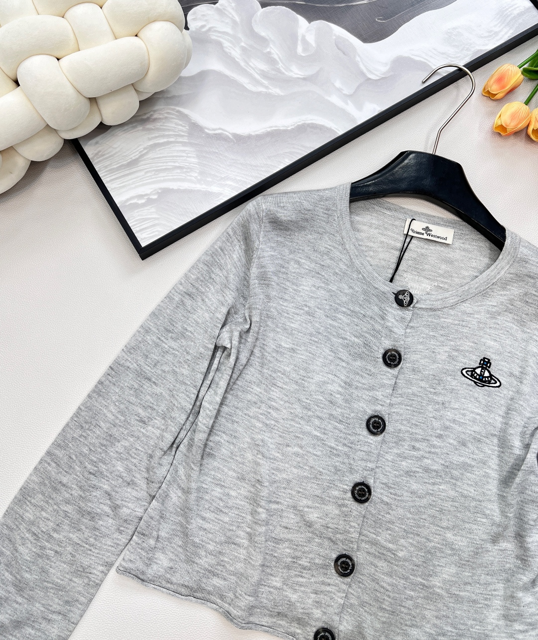 🆕𝘃𝗶𝘃𝗶𝗲𝗻𝗻𝗲 𝘄𝗲𝘀𝘁𝘄𝗼𝗼𝗱25ss 新款防晒开衫强势来袭，四种绝美配色，让你轻松拿捏夏日时尚！