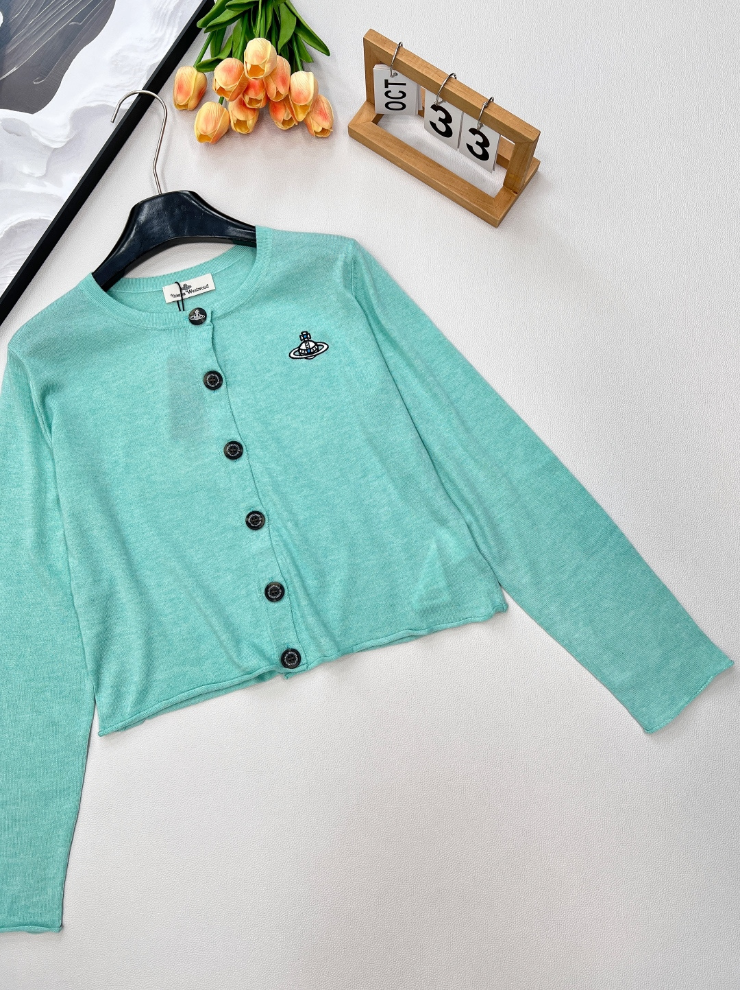 🆕𝘃𝗶𝘃𝗶𝗲𝗻𝗻𝗲 𝘄𝗲𝘀𝘁𝘄𝗼𝗼𝗱25ss 新款防晒开衫强势来袭，四种绝美配色，让你轻松拿捏夏日时尚！