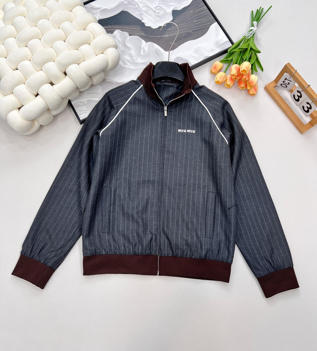 🆕Miumiu25Fw早秋新款知性分子学院风落肩夹克外套丨⚠独家yb开发！高版出品！撞色罗纹领拼接设计甜