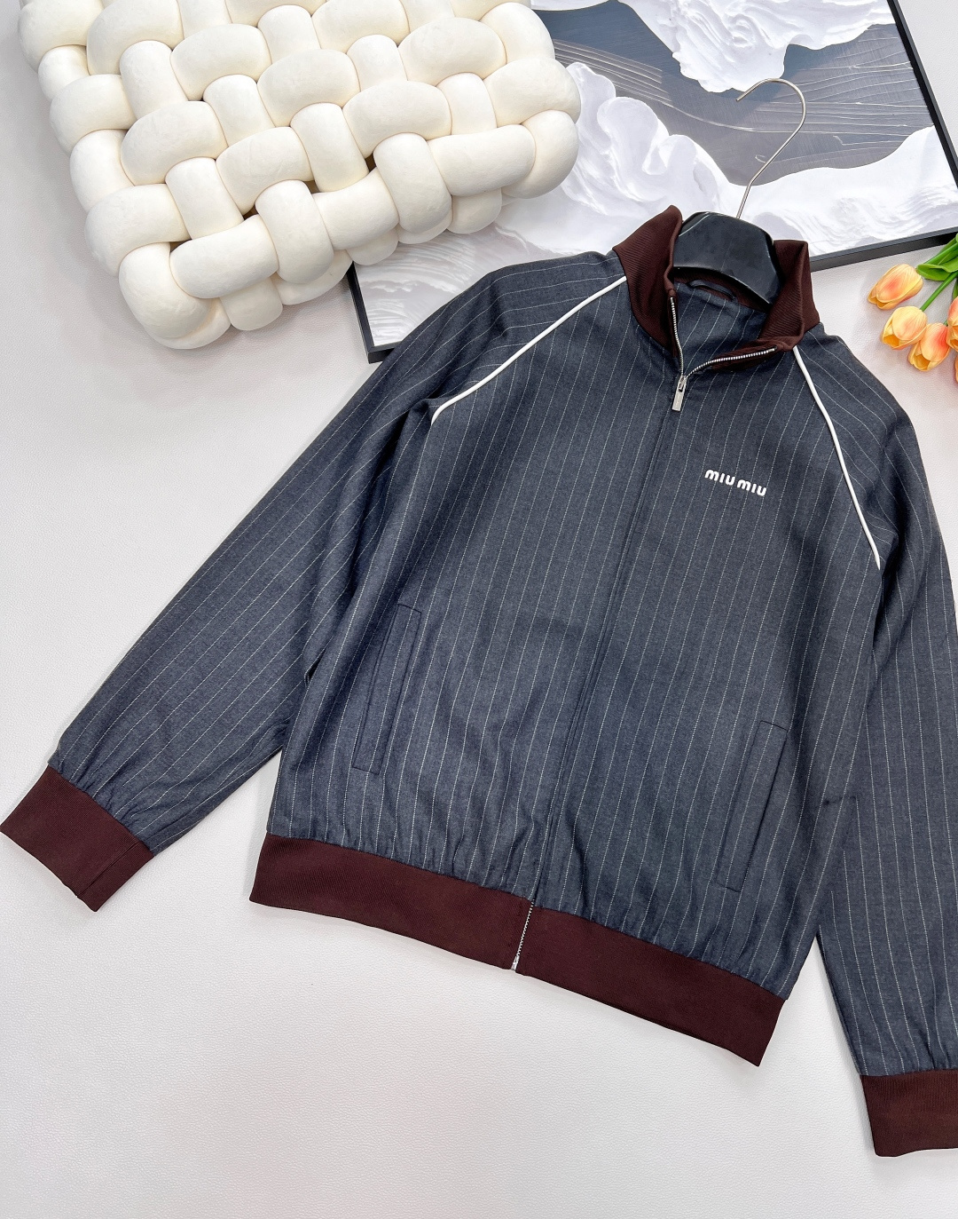 🆕Miumiu25Fw早秋新款知性分子学院风落肩夹克外套丨⚠独家yb开发！高版出品！撞色罗纹领拼接设计甜