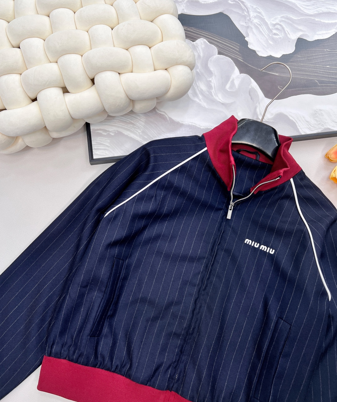 🆕Miumiu2025新款撞色棒球外套，定制YB精仿羊毛人棉材质 质感光泽 垂感十足 拉链棒球外套，外套