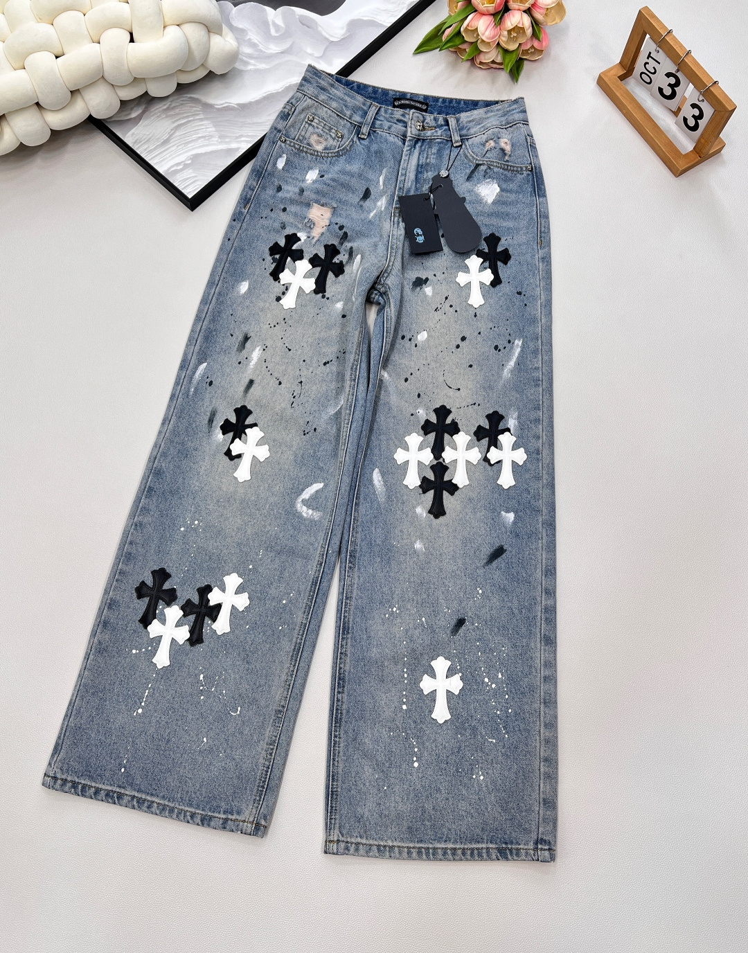 🆕25款早秋新品Chrome Hearts克罗心重工新款人工点墨，多位绣皮十字架直筒牛仔裤。年度十字架✝