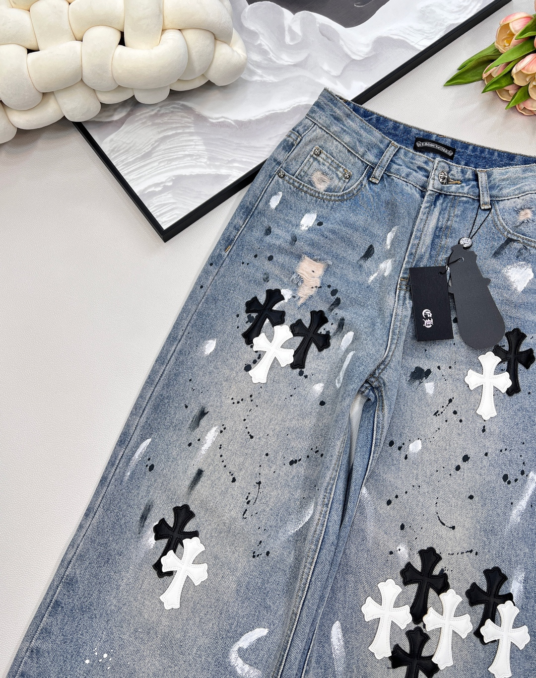 🆕25款早秋新品Chrome Hearts克罗心重工新款人工点墨，多位绣皮十字架直筒牛仔裤。年度十字架✝