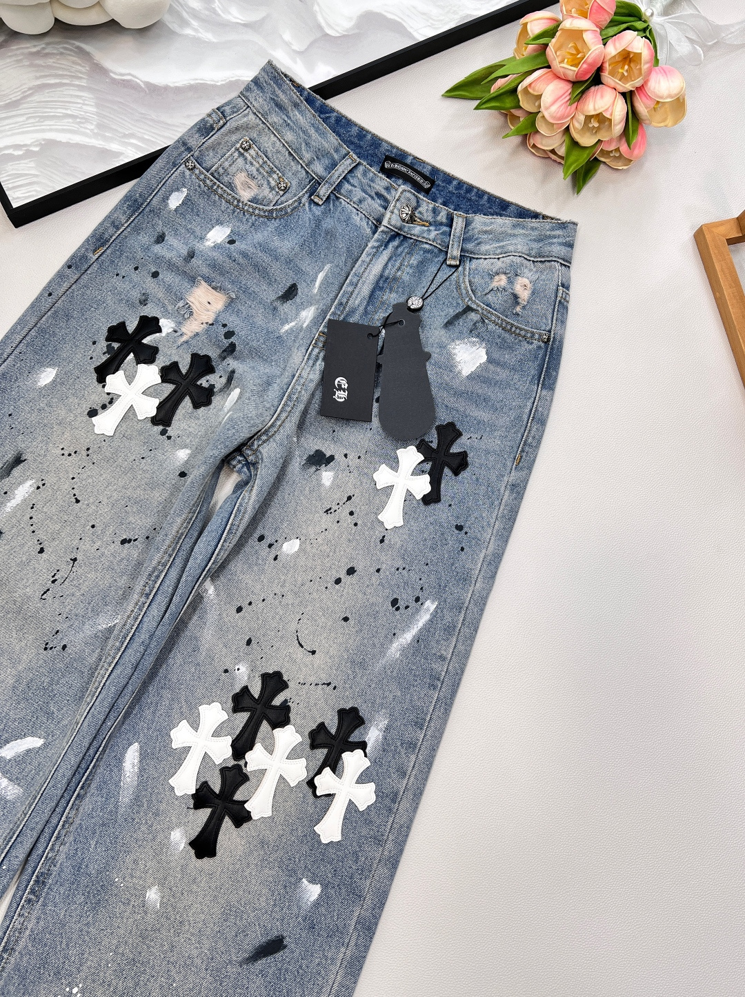 🆕25款早秋新品Chrome Hearts克罗心重工新款人工点墨，多位绣皮十字架直筒牛仔裤。年度十字架✝
