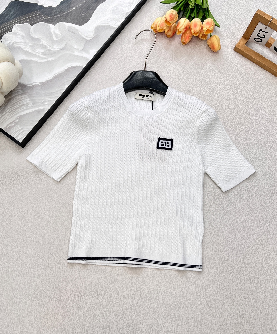 🆕Miumiu2025新款竖坑条麻花针织短袖，定制YB进口纱线织造 质感细腻 柔软舒适 圆领短袖针织上衣