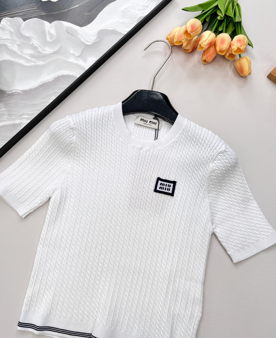 🆕Miumiu2025新款竖坑条麻花针织短袖，定制YB进口纱线织造 质感细腻 柔软舒适 圆领短袖针织上衣