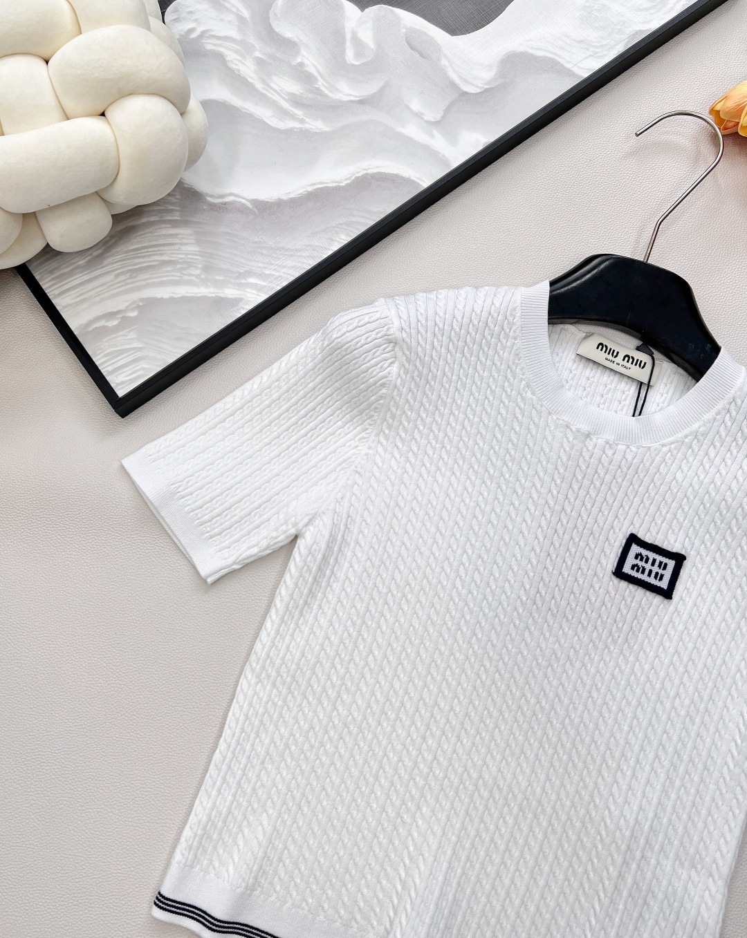 🆕Miumiu2025新款竖坑条麻花针织短袖，定制YB进口纱线织造 质感细腻 柔软舒适 圆领短袖针织上衣